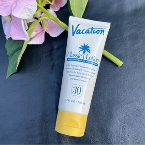 Vacation Classic Lotion Sunscreen SPF 30 Water Resistant